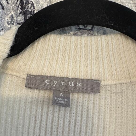 Cyrus White Vest Size Small - Picture 6 of 7